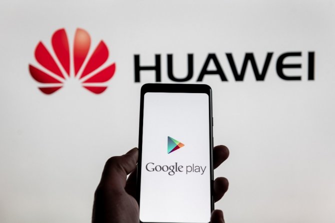Doç. Dr. Taner Çevik: “Teknoloji ambargosu Huawei’nin sonunu getirebilir”