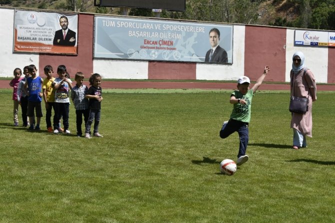 Gümüşhane Yeni Şehir Stadyumu’nda Çocuk Oyunları Şenliği