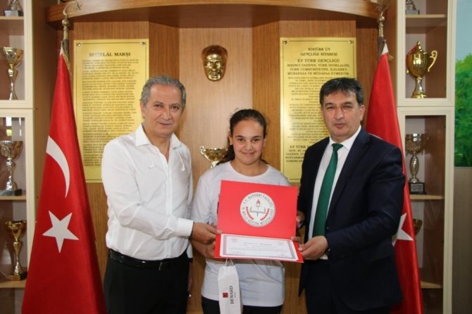 Ekinci ve Eskici Türkiye Şampiyonu Takımı Ödüllendirdi