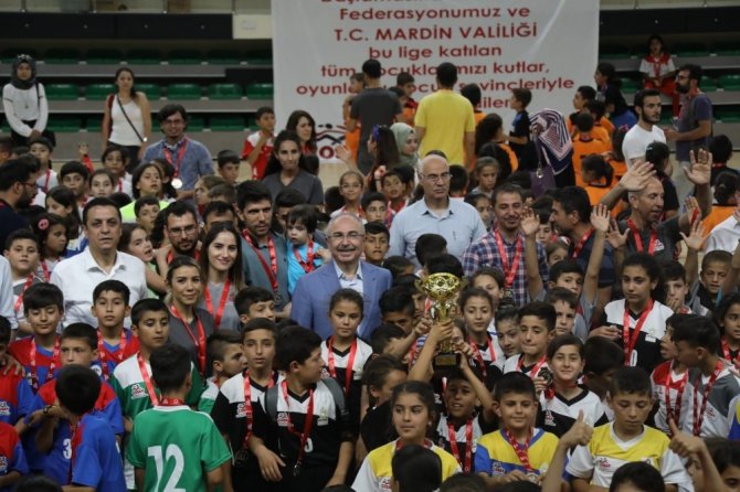 Mardin’de Geleneksel Çocuk Oyunları Festivali’nde coşkulu final
