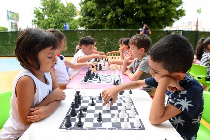 Konyaaltı Belediyesi Kreşlerinde ‘satranç’ heyecanı