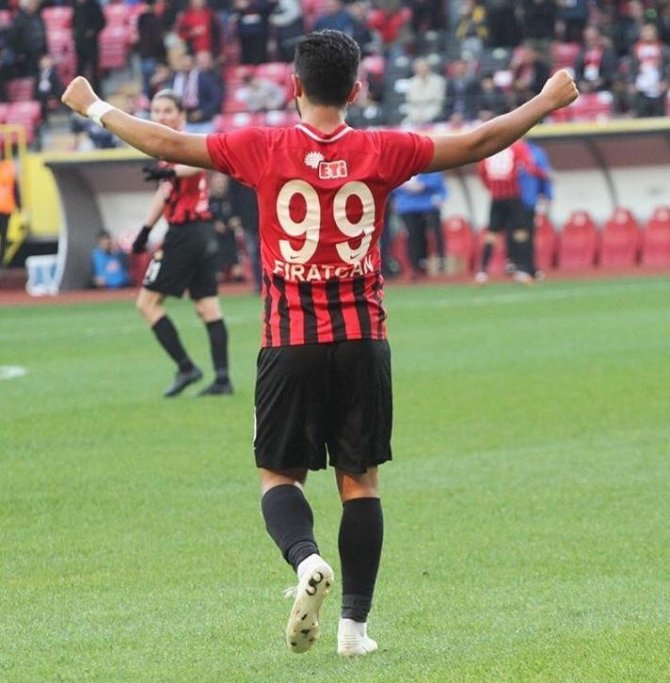 Trabzonspor ile anlaşan Fıratcan Üzüm, Eskişehirspor ile vedalaştı