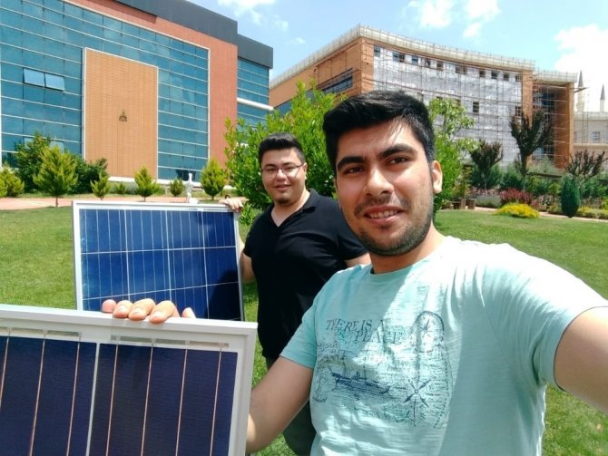 Üniversite Öğrencileri güneş enerjisinden elektrik üretiyorlar