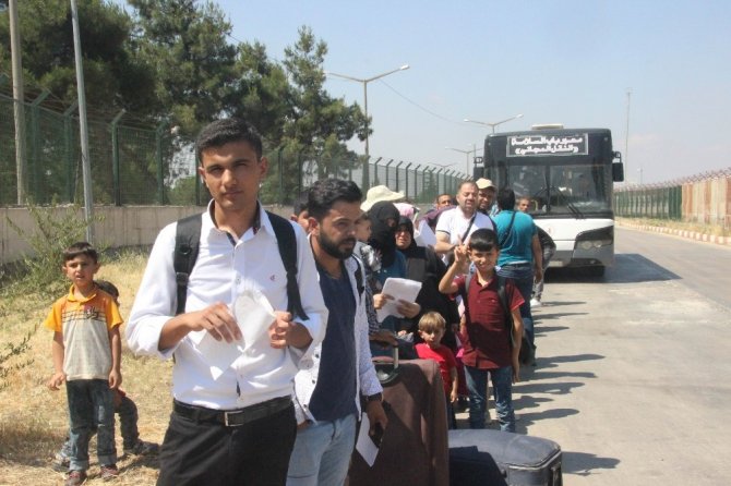 Bayramı ülkesinde geçiren 20 bin Suriyeliden 4 bini Türkiye’ye döndü