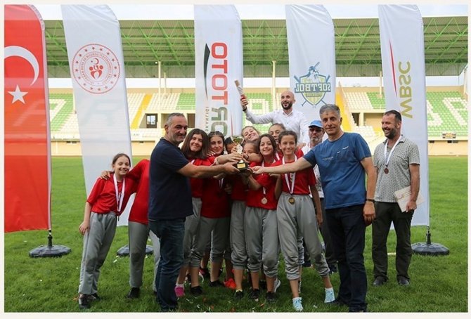 Analig Softbol’da Kayseri Kız Takımı Türkiye Şampiyonu Oldu