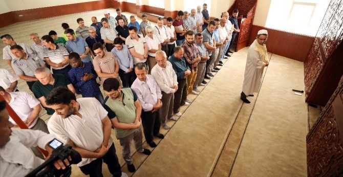 GAÜN’de Mursi için gıyabında cenaze namazı