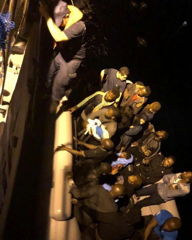 İzmir’de 44 göçmen yakalandı