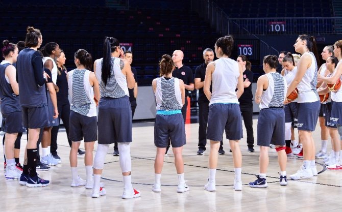 A Milli Kadın Basketbol Takımı hazırlıklarına devam etti