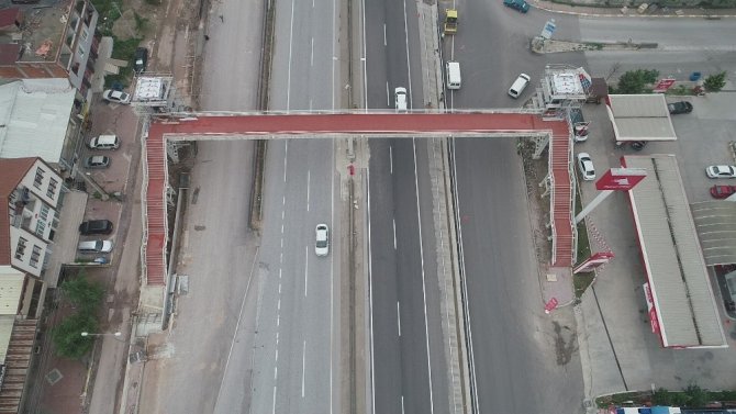 Köseköy Köprülü Kavşağı’na modern üst geçit