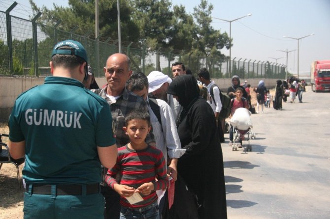 Bayramı ülkesinde geçiren 6 bin 500 Suriyeli dönüş yaptı