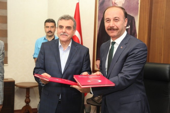 Valilik ile belediye arasında işbirliği protokolü imzalandı