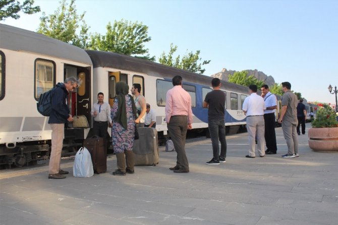 Tahran-Van treni ilk seferini gerçekleştirdi