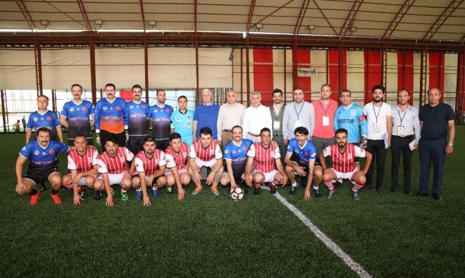 Kamuda kurumlararası futbol turnuvası başladı
