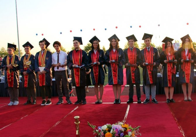 TED Ankara koleji 88. yıl mezunlarını verdi