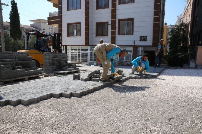 Haliliye Belediyesi beton parke çalışmalarını sürdürüyor
