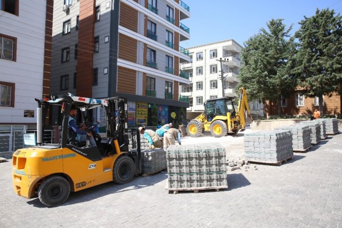 Haliliye Belediyesi beton parke çalışmalarını sürdürüyor