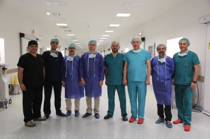 Kayseri Şehir Hastanesinde Bir İlk Gerçekleşti, Endoskopik Transsfenoidal Ameliyatı Yapıldı
