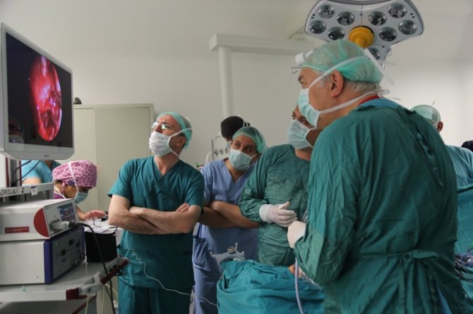 Kayseri Şehir Hastanesinde Bir İlk Gerçekleşti, Endoskopik Transsfenoidal Ameliyatı Yapıldı