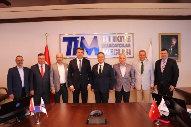 Vali Memiş, TİM Başkanı Gülle’ye tekstilkenti anlattı
