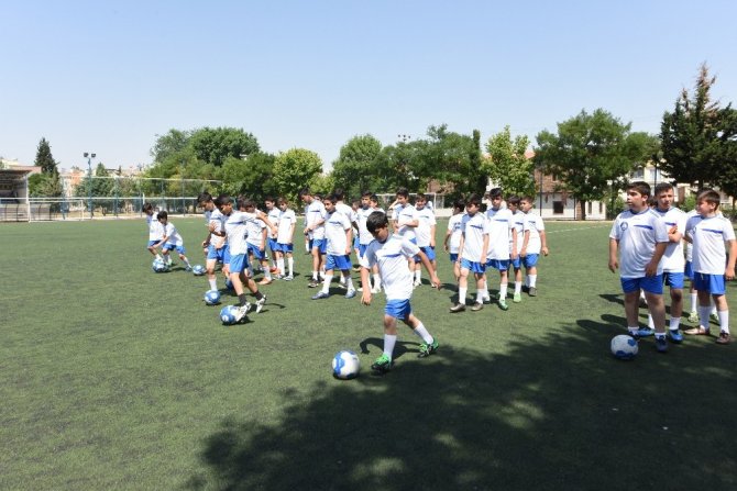 Şahinbey yaz spor okullarına yoğun ilgi