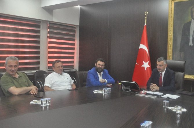 Zonguldak Kömürspor destek için Vali Erdoğan Bektaş’ı ziyaret etti