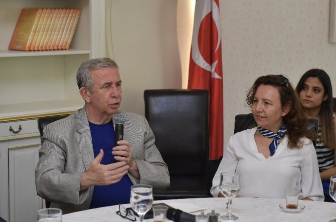 Ankara Büyükşehir Belediye Başkanı Mansur Yavaş projelerini radyo temsilcilerine anlattı