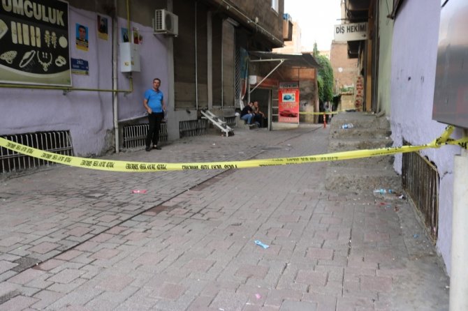 Diyarbakır’da baba ve oğluna silahlı saldırı: 1 yaralı