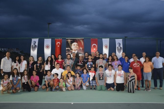 15 Temmuz şehitleri anısına tenis turnuvası