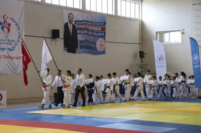 Karaman’da Türk Devletleri Dil Kupası Judo Şampiyonası başladı