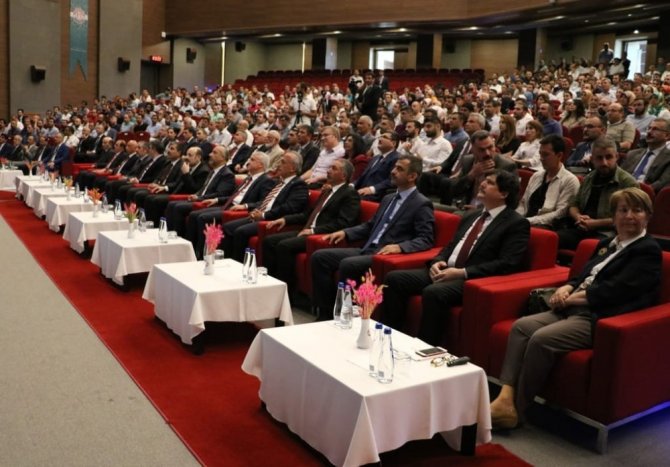 Rektör Karabulut, Türkiye’nin Fırsat Penceresi: “Türk Yükseköğretimi” toplantısına katıldı