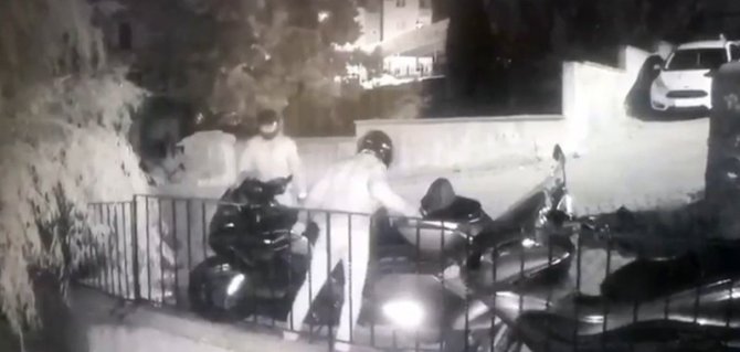 Ataşehir’de kasklı motosiklet hırsızlığı çetesi kamerada