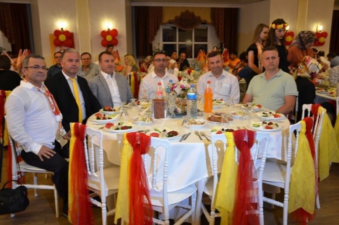 Galatasaray çifte şampiyonluğu Biga’da kutladı