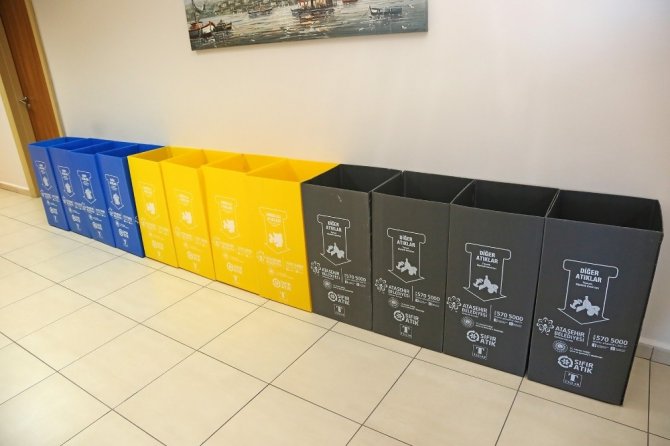 Ataşehir Belediyesi’nde çöp kovaları gitti, atık toplama kutuları geldi