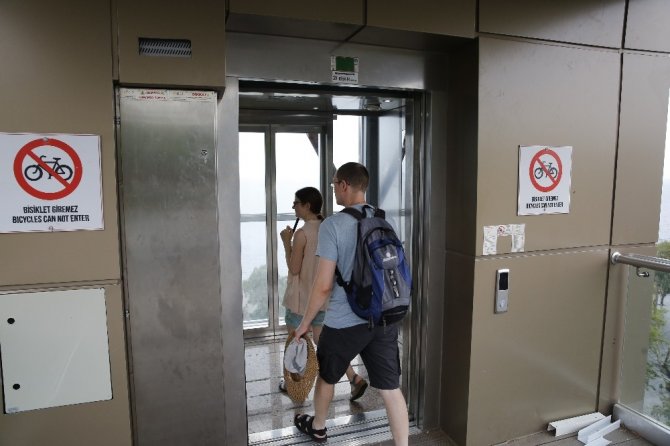 Panoramik asansörler kullanıma açıldı