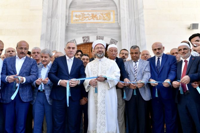 Diyanet İşleri Başkanı Erbaş, 10 yıl görev yaptığı caminin açılışını yaptı