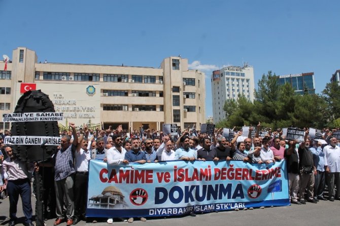 Diyarbakır’da cami yıkımı ve sahabe İyaz bin Ganem Caddesi isminin değiştirilme girişimine tepki