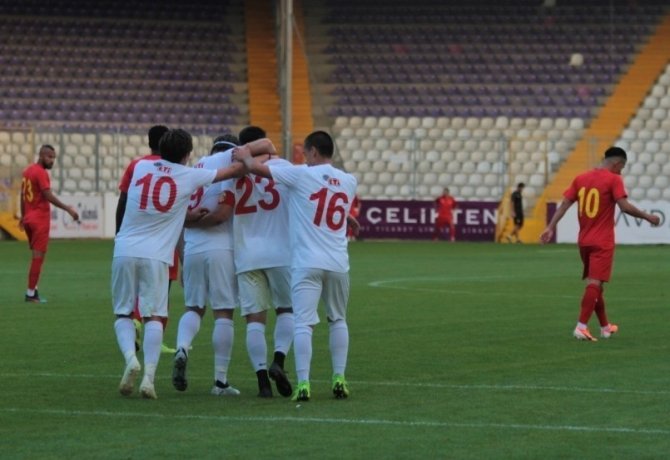 Eskişehirspor 20 yaş ortalaması ile Göztepe karşısında göz doldurdu
