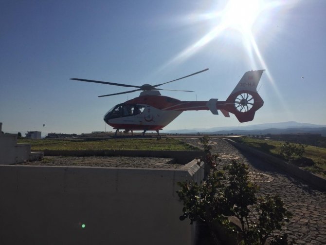 Ayvalık’ta ambulans helikopter acil vakayı başkente yetiştirdi