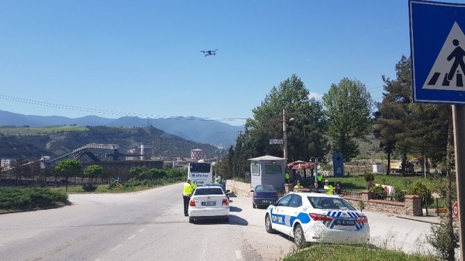 Emniyet kemerini takmayan sürücüler ‘drone’ ile tespit edildi