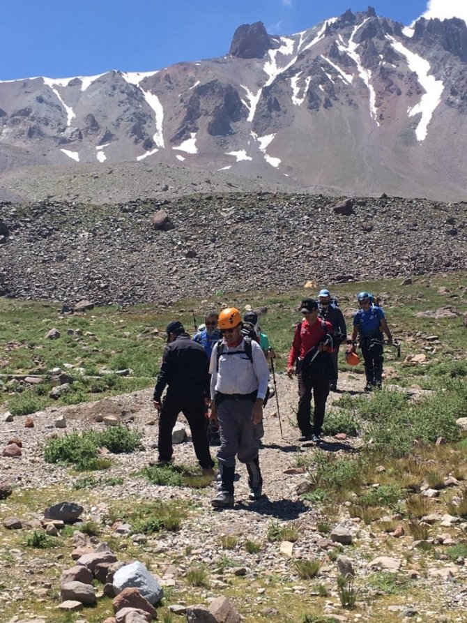 Erciyes Dağı’nda yaralanan dağcı tedavi altına alındı