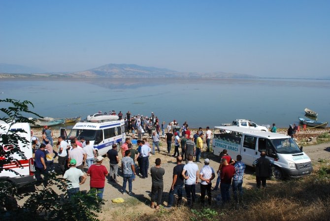 Marmara Gölü’ndeki kayıp 2 kişinin cansız bedenine ulaşıldı