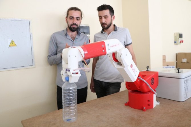 Üniversite öğrencilerinden milli robot “Müjgan”