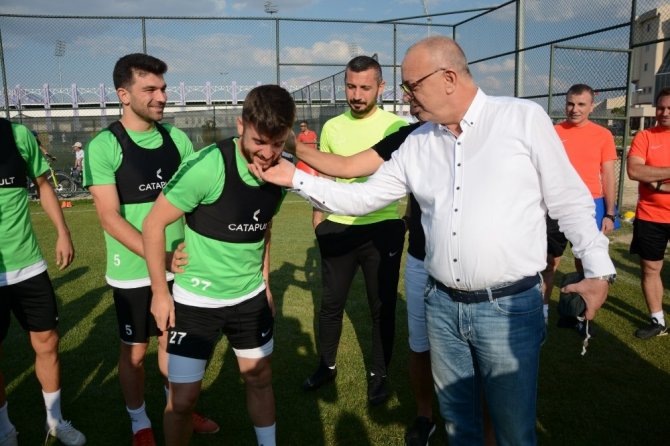 Başkan Ergün’den futbolculara moral