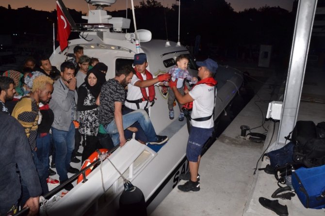 İzmir’de 42 düzensiz göçmen yakalandı