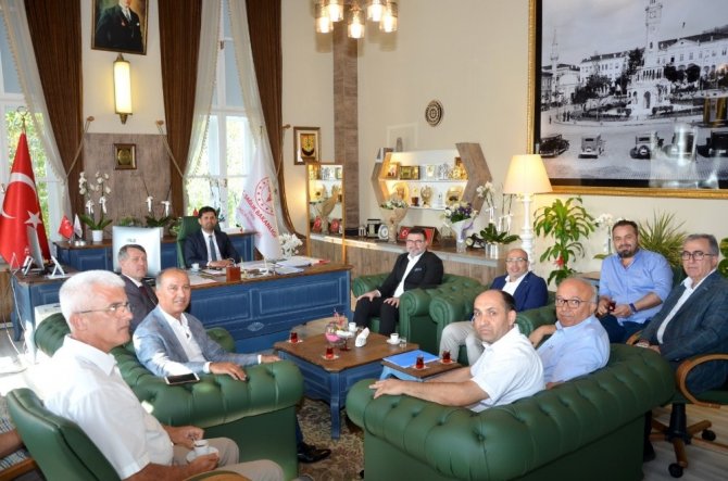 MÜSİAD İzmir’in il sağlık müdürüne ziyaretinde iş birliği mesajları