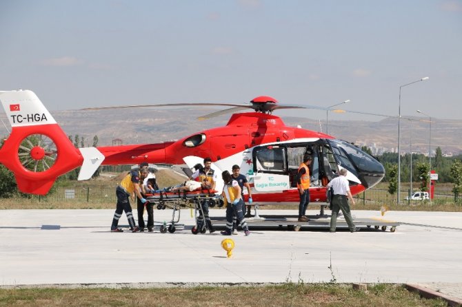 Yaralı tatilci ambulans helikopterle kurtarıldı