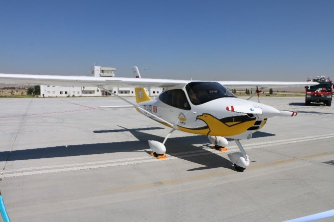 Selçuk Üniversitesi yeni eğitim uçağını tanıttı