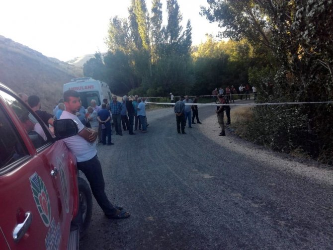 Malatya’da traktör dereye uçtu: 1 ölü