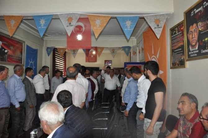 AK Parti Muş Milletvekili Şimşek, vatandaşlarla bayramlaştı