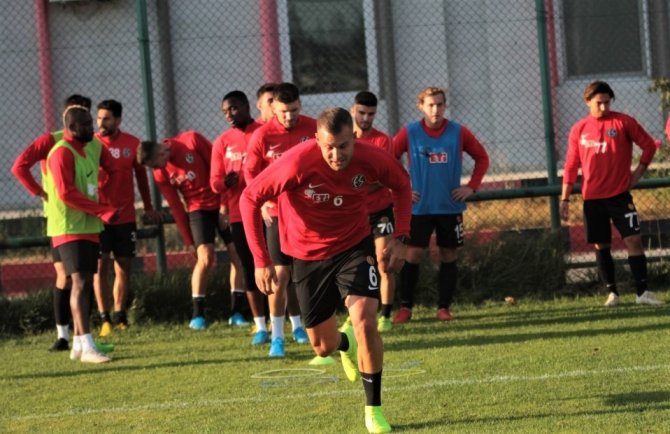 Eksi 6 puanla lige başlayan Eskişehirspor Keçiörengücü maçına hazır